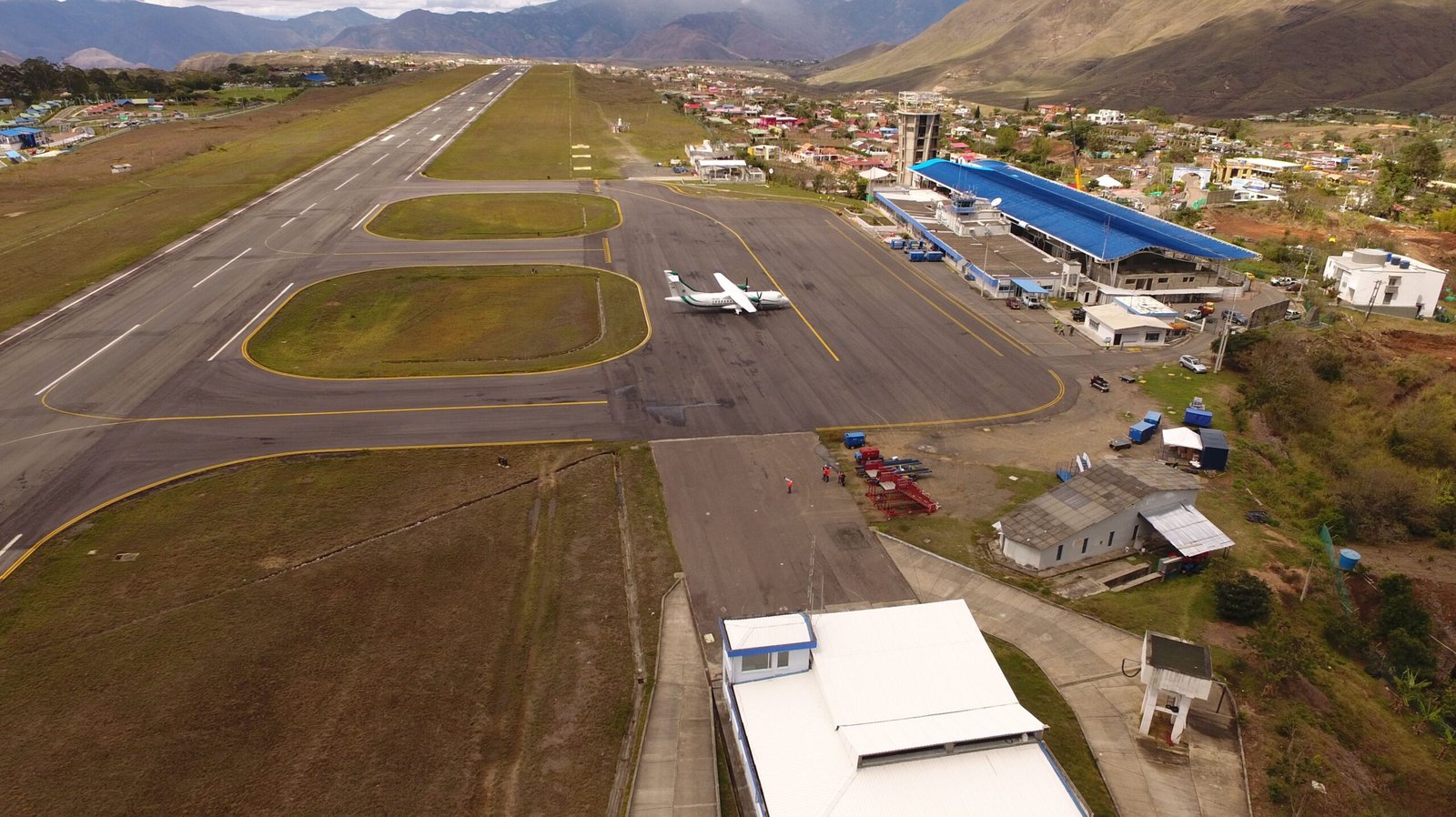 Tres frentes de obra avanzan en el Aeropuerto Antonio Nariño, esperan ...